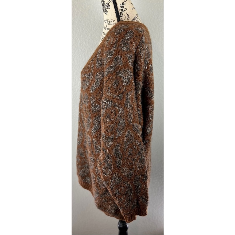 Benetton Vintage 80’s V-Neck Leopard Print Sweater, size Large - Picture 3 of 8